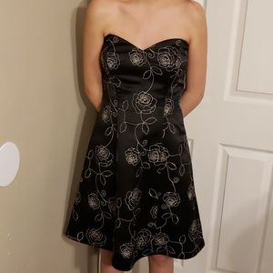 White House Black Market Dress size 4